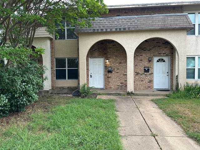 property at 2724 Patricia Ln