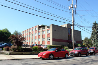 Alder Place Apartments in Pittsburgh, PA - Building Photo - Building Photo