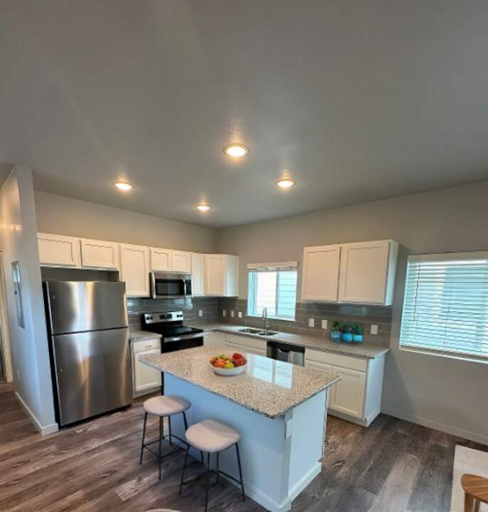 3431 N Carefree Cir-Unit -101 in Colorado Springs, CO - Building Photo