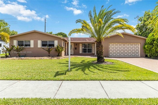10260 SW 108th St in Miami, FL - Building Photo - Building Photo