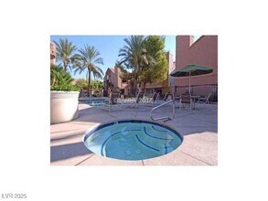 5068 S Rainbow Blvd in Las Vegas, NV - Building Photo - Building Photo