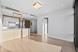 38-20 Parsons Blvd in Queens, NY - Building Photo - Building Photo