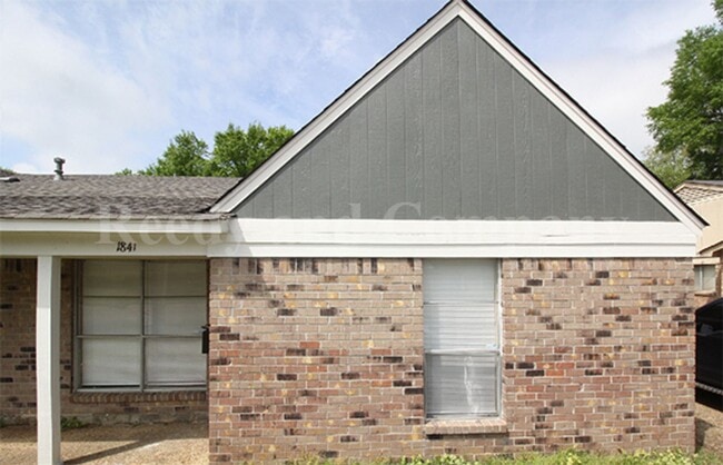 1841 S Perkins Rd