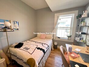 297 Beacon St, Unit 1 in Somerville, MA - Building Photo - Building Photo