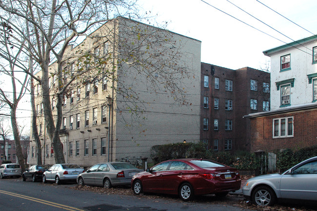 Florence Gardens in Philadelphia, PA - Building Photo - Building Photo