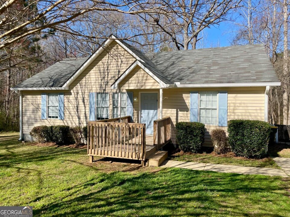 140 Prestigious Pl in Senoia, GA - Building Photo