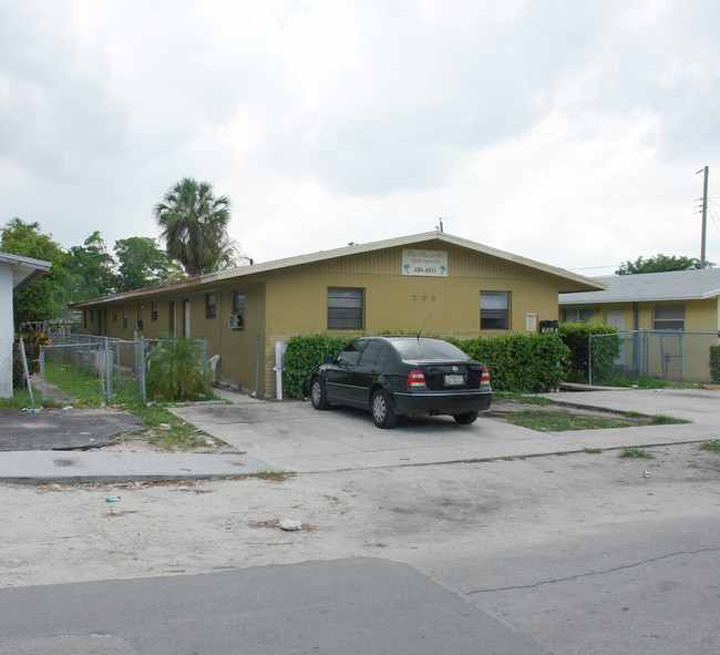 205 NW 11th Ave in Fort Lauderdale, FL - Building Photo - Building Photo