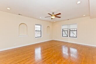 1829 W Leland Ave, Unit 1 in Chicago, IL - Building Photo - Building Photo