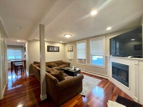 141 L St, Unit 2 in Boston, MA - Building Photo - Building Photo