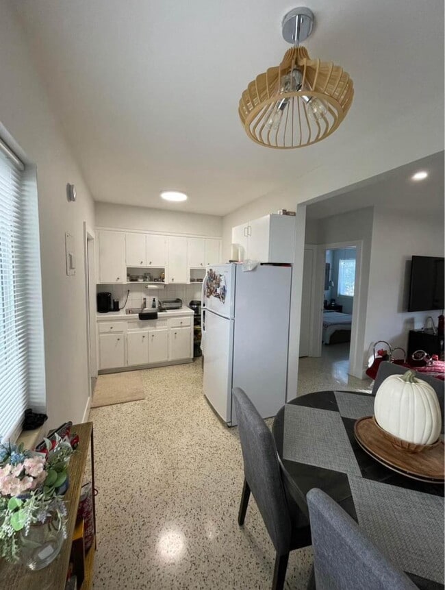 3315 SW 9th Ter in Miami, FL - Building Photo - Building Photo