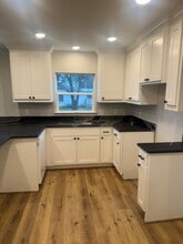 207 Laurel Ln in McGregor, TX - Building Photo - Building Photo