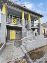 2423 Magnolia St in New Orleans, LA - Building Photo