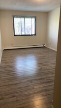 9208-9106 106 Ave NW in Edmonton, AB - Building Photo - Building Photo