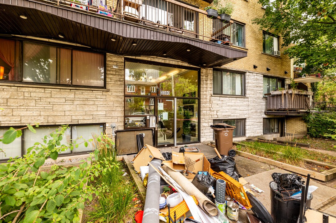 3590 Dézéry Rue in Montréal, QC - Building Photo