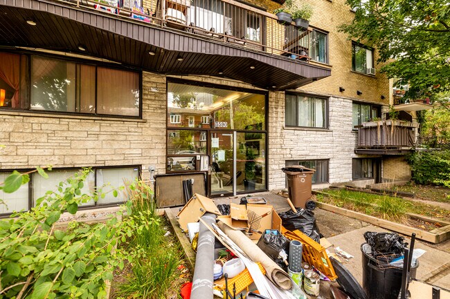 3590 Dézéry Rue