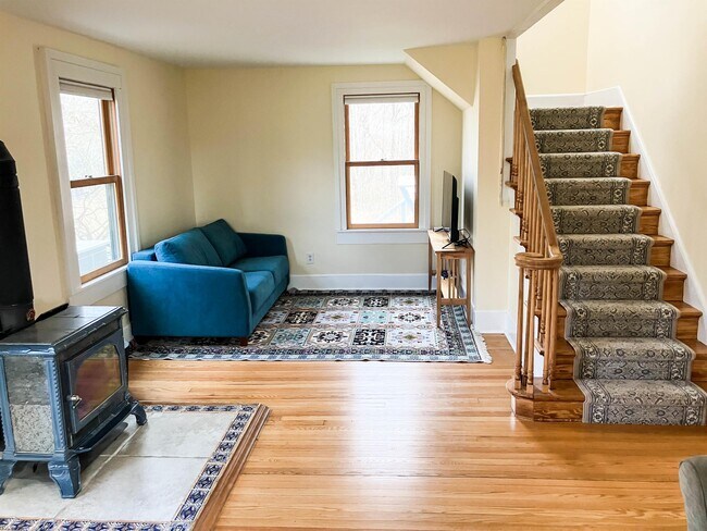 14 Bradley St in Trumansburg, NY - Foto de edificio - Building Photo