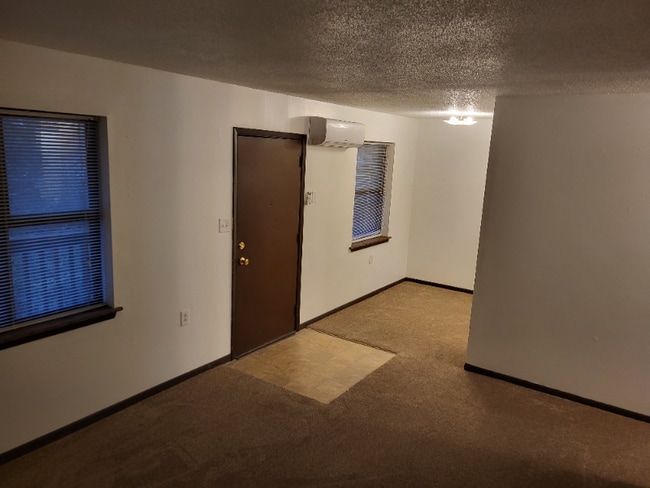 property at 1102 W McPherson St
