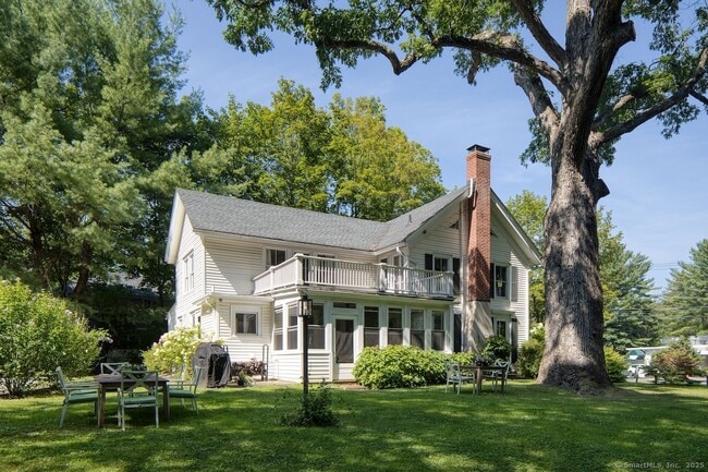 16 Under Mountain Rd in Salisbury, CT - Building Photo - Building Photo