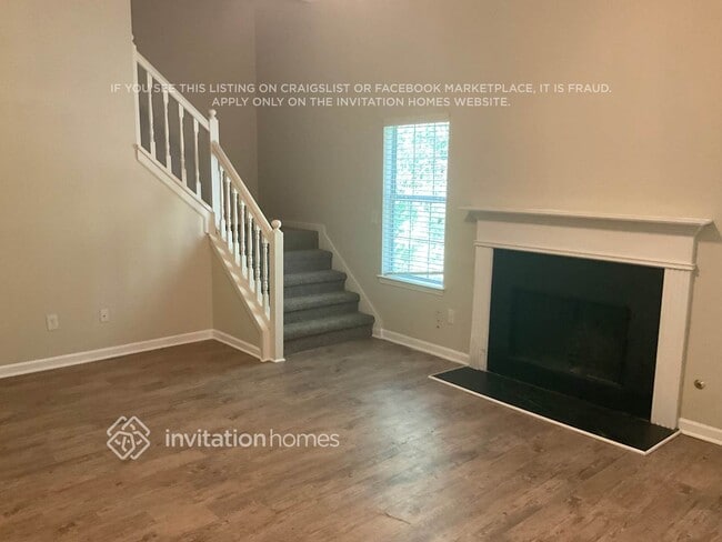 597 Lakewater View Dr in Stone Mountain, GA - Building Photo - Building Photo