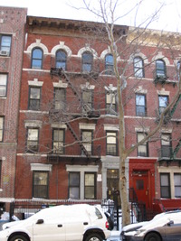 382 Montgomery St in Brooklyn, NY - Foto de edificio - Building Photo