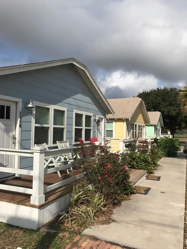 2010 Live Oak Ave, Unit 2006