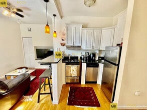 348 North St in Boston, MA - Foto de edificio - Building Photo