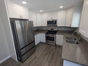 1726 Swan St in San Diego, CA - Building Photo - Building Photo