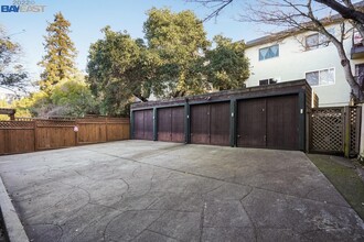 3798 Harrison St, Unit 4 in Oakland, CA - Building Photo - Building Photo