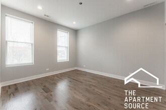 926 W 32nd Pl, Unit 2F in Chicago, IL - Building Photo - Building Photo