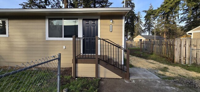 6805 150th St SW in Lakewood, WA - Foto de edificio - Building Photo