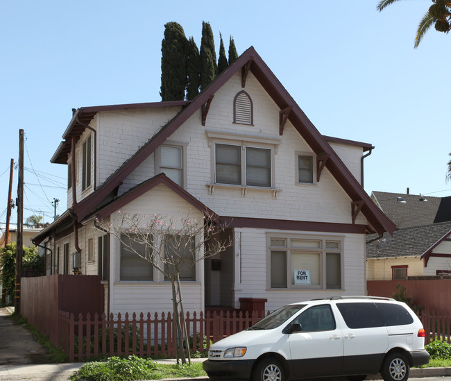 520-522 Chestnut Ave in Long Beach, CA - Building Photo - Building Photo