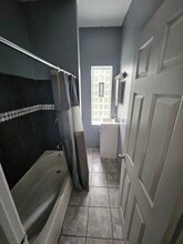 6620 S Saint Lawrence Ave, Unit 2R in Chicago, IL - Foto de edificio - Building Photo