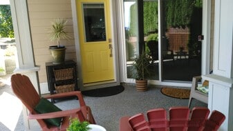 110 Clarke Rd in Ladysmith, BC - Building Photo