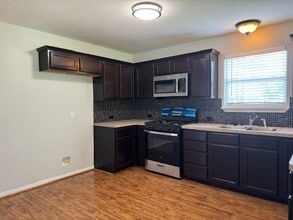 11502 Walraven Dr in Huffman, TX - Building Photo - Building Photo