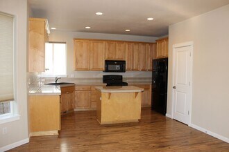61525 Tall Tree Ct in Bend, OR - Building Photo - Building Photo
