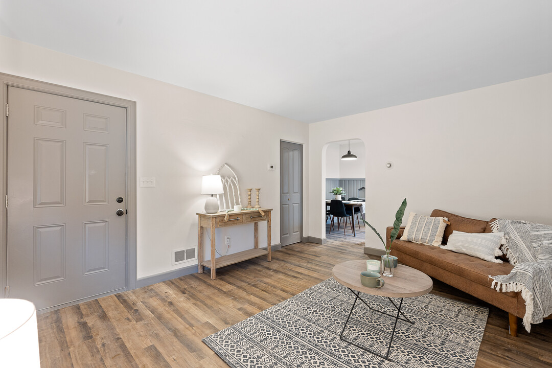 10909 Main St in Cincinnati, OH - Building Photo