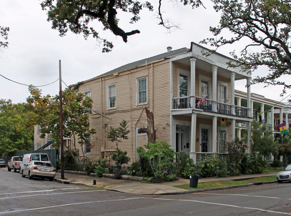 1265 Esplanade Ave in New Orleans, LA - Foto de edificio