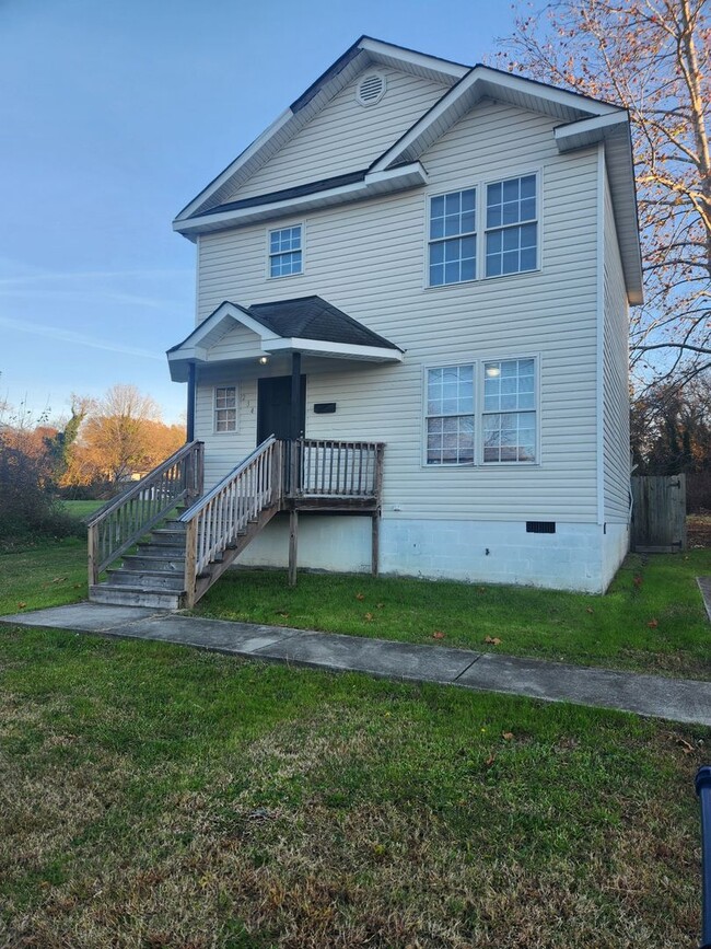 234 Kentucky Ave in Petersburg, VA - Foto de edificio - Building Photo