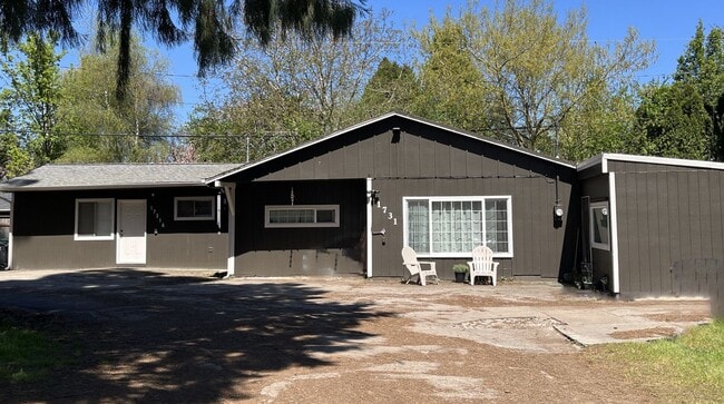property at 1731 Wildwood Pl NE