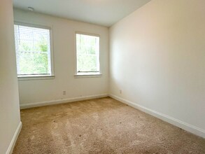 6605 Beacon Dr in Sandy Springs, GA - Foto de edificio - Building Photo