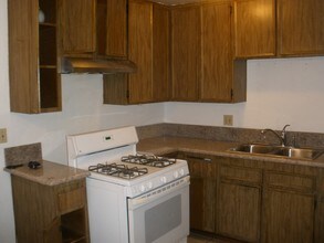 9253 Birch St in Spring Valley, CA - Foto de edificio - Building Photo