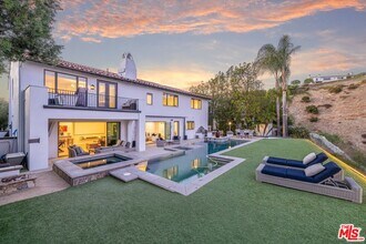 4234 Prado De Los Pajaros in Calabasas, CA - Building Photo - Building Photo