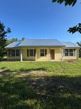 24899 Crawford Rd in Callahan, FL - Building Photo - Building Photo