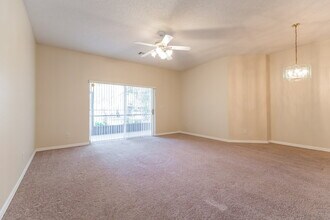 471 Chapelwood Dr in Apopka, FL - Building Photo - Building Photo