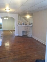 5615 Florence Ave in Philadelphia, PA - Building Photo - Building Photo