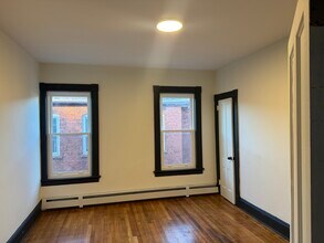 133 Babcock St in Hartford, CT - Foto de edificio - Building Photo