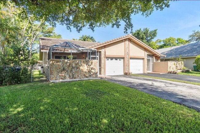 2380 NW 122nd Dr in Coral Springs, FL - Building Photo - Building Photo