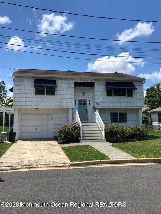 2113 Edgewood Pl in Spring Lake, NJ - Foto de edificio
