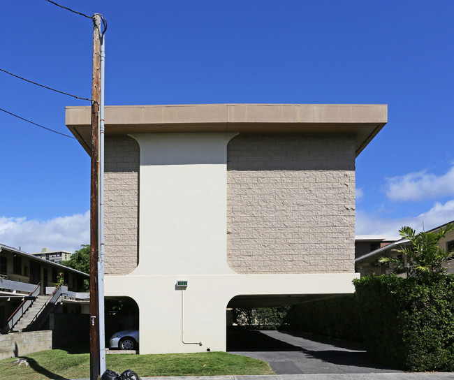 1252 Kinau St in Honolulu, HI - Building Photo - Building Photo