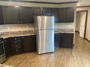 12 Bradley Ln in West Branch, IA - Building Photo - Building Photo